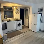 Stylish Studio Flat - Watford Junction - Harry Potter