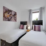 Aldenham Road 2 Bedroom Apartment Next To Bushey Station