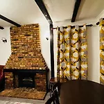 Entire Four Bedroom Spacious Home In St Albans