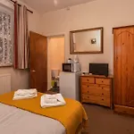 Ricky Road Guest House - Budget