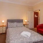 Ricky Road Guest House - Budget