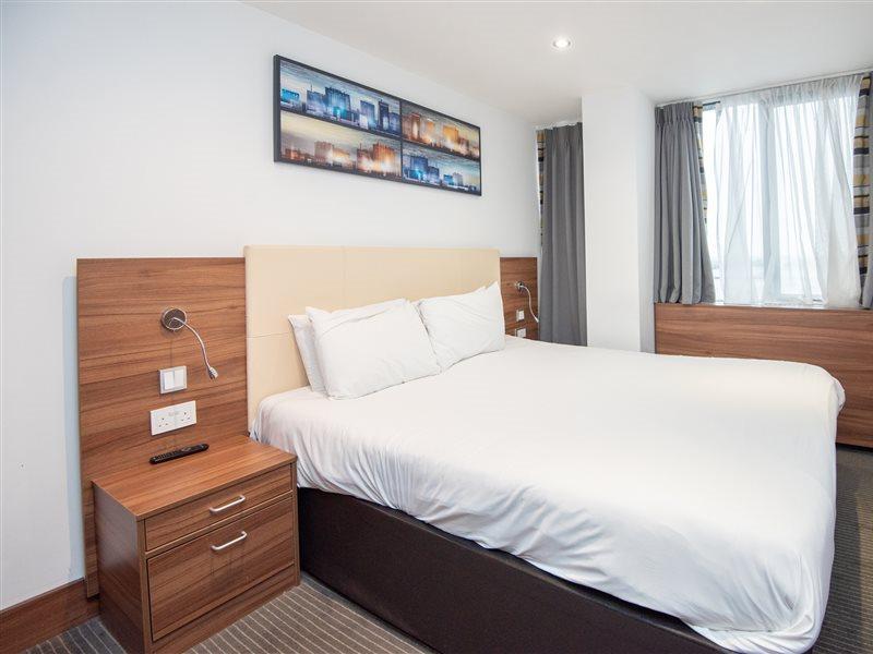 Livin' Serviced 3*
