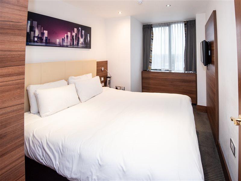 Livin' Serviced 3*