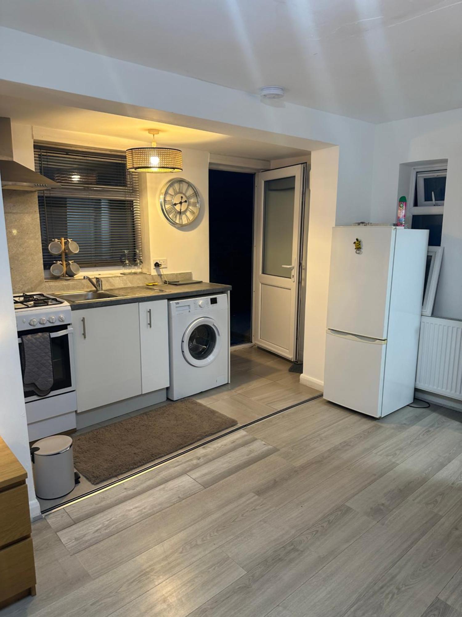 Stylish Flat - Watford Junction - Harry Potter