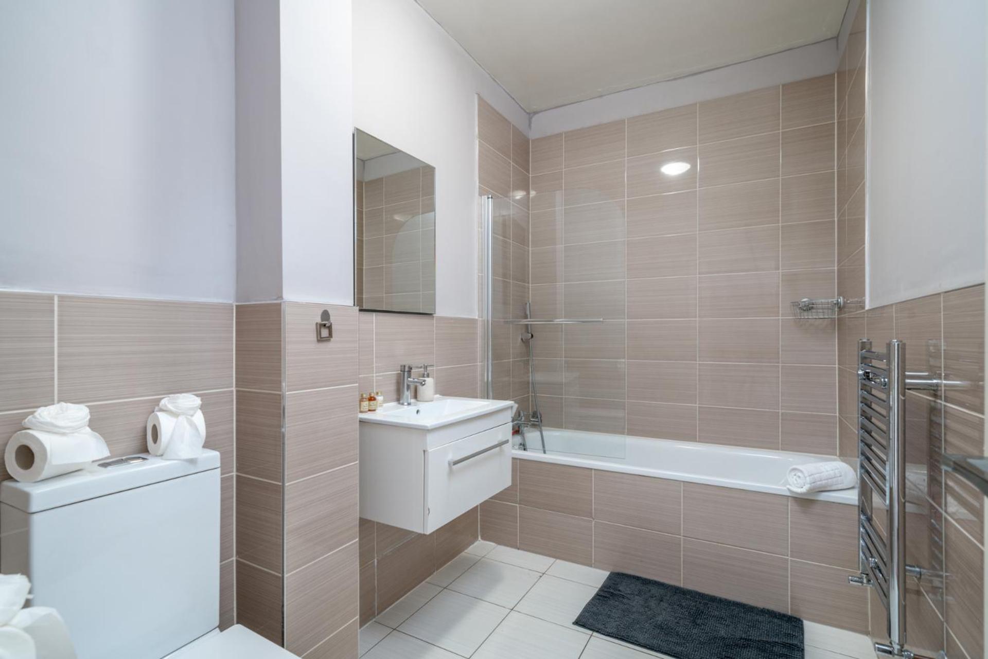 Apartment Town Centre Watford 2 Bedoom Fast Wifi,parking-15 Mins To London Watford (Hertfordshire)