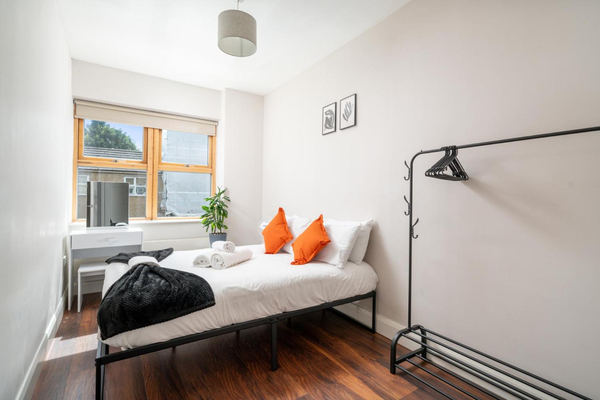 Town Centre Watford 2 Bedoom Fast Wifi,parking-15 Mins To London Apartment