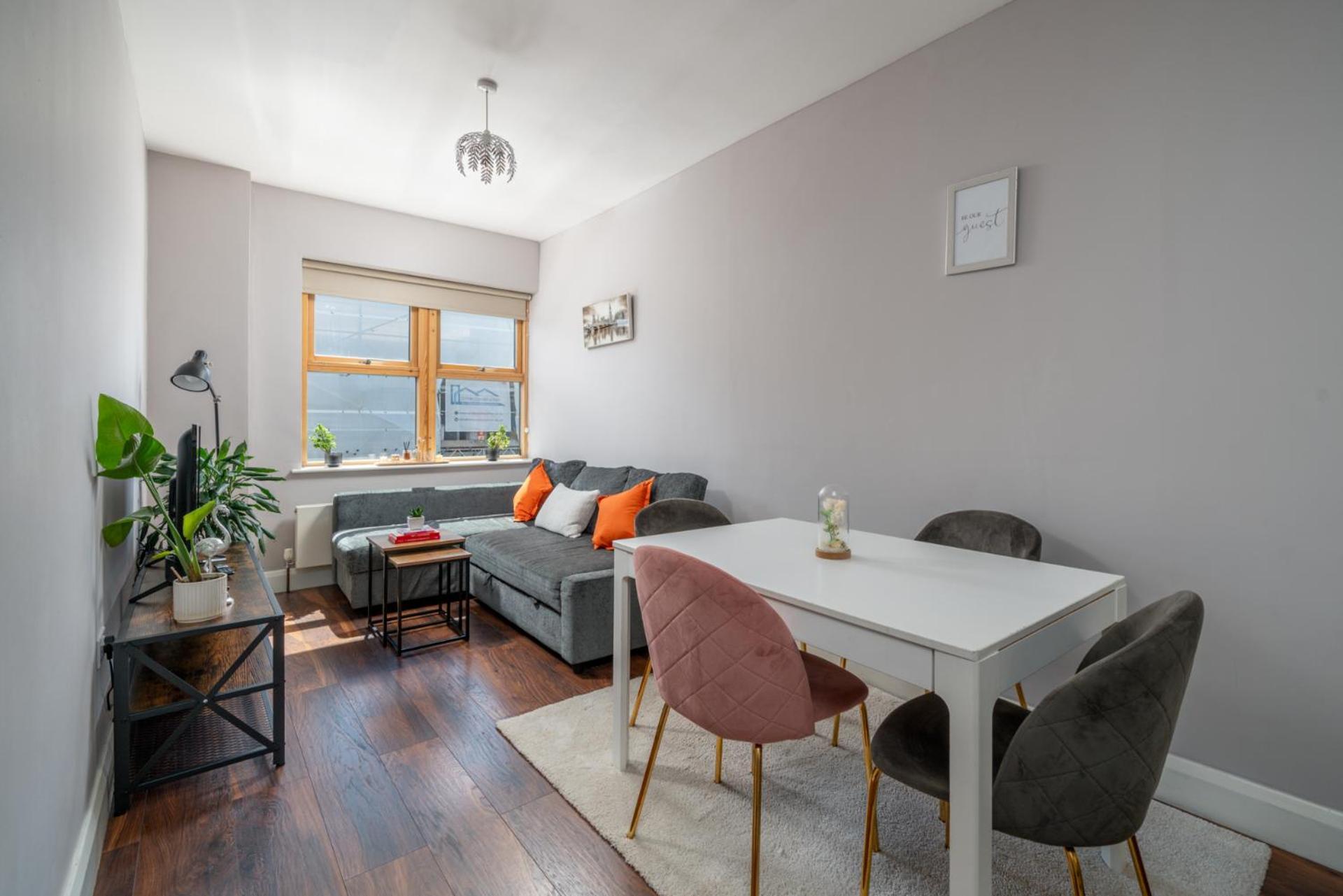 Town Centre Watford 2 Bedoom Fast Wifi,parking-15 Mins To London Apartment *