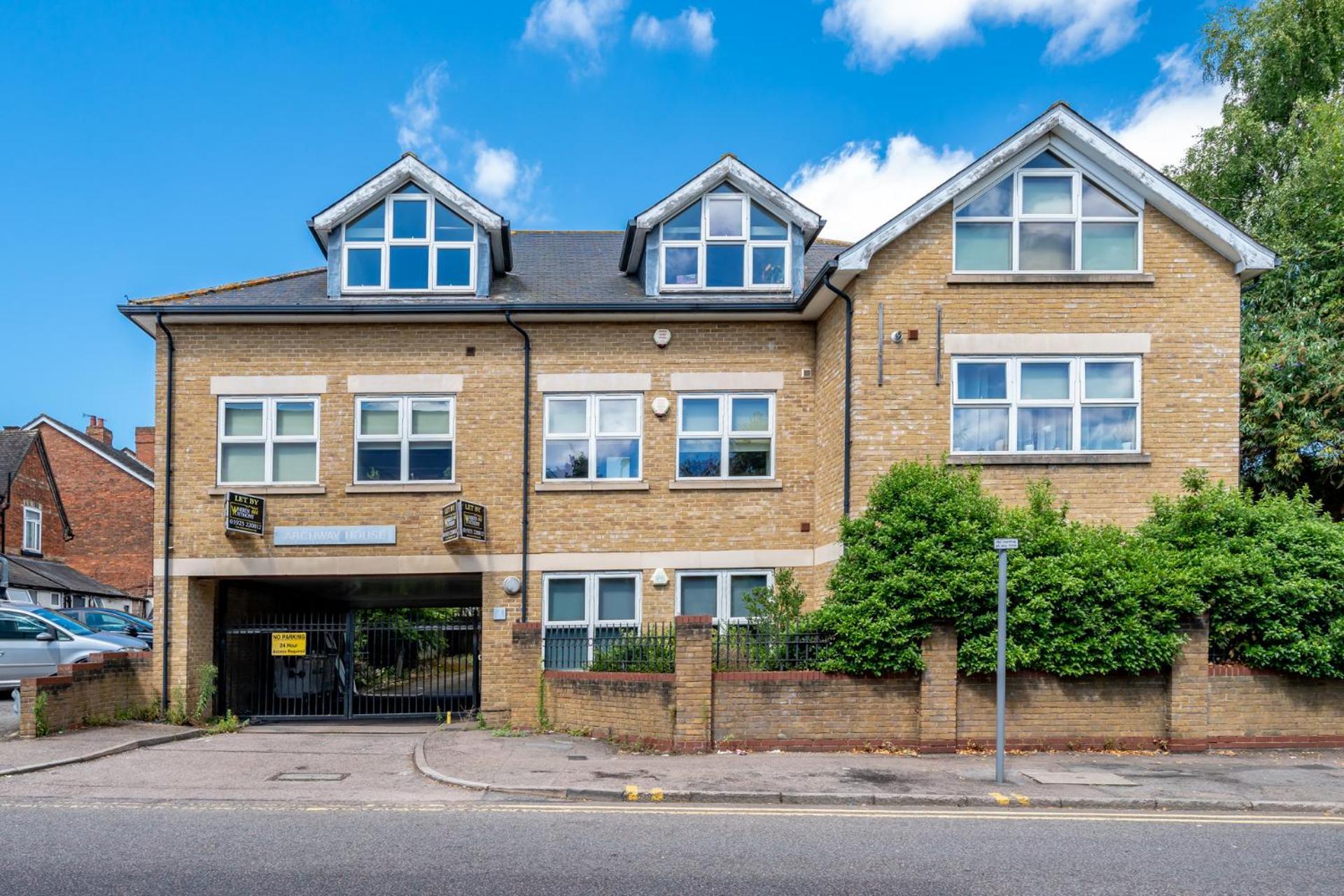 Town Centre Watford 2 Bedoom Fast Wifi,parking-15 Mins To London Apartment *