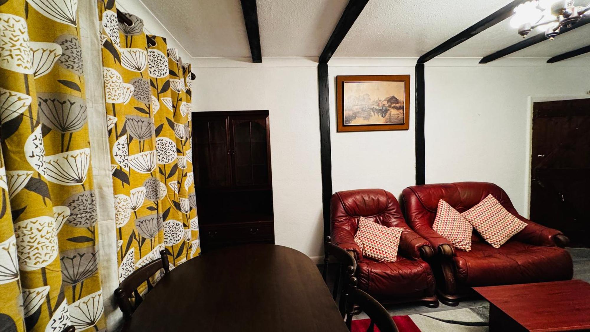 Holiday home Entire Four Bedroom Spacious In St Albans