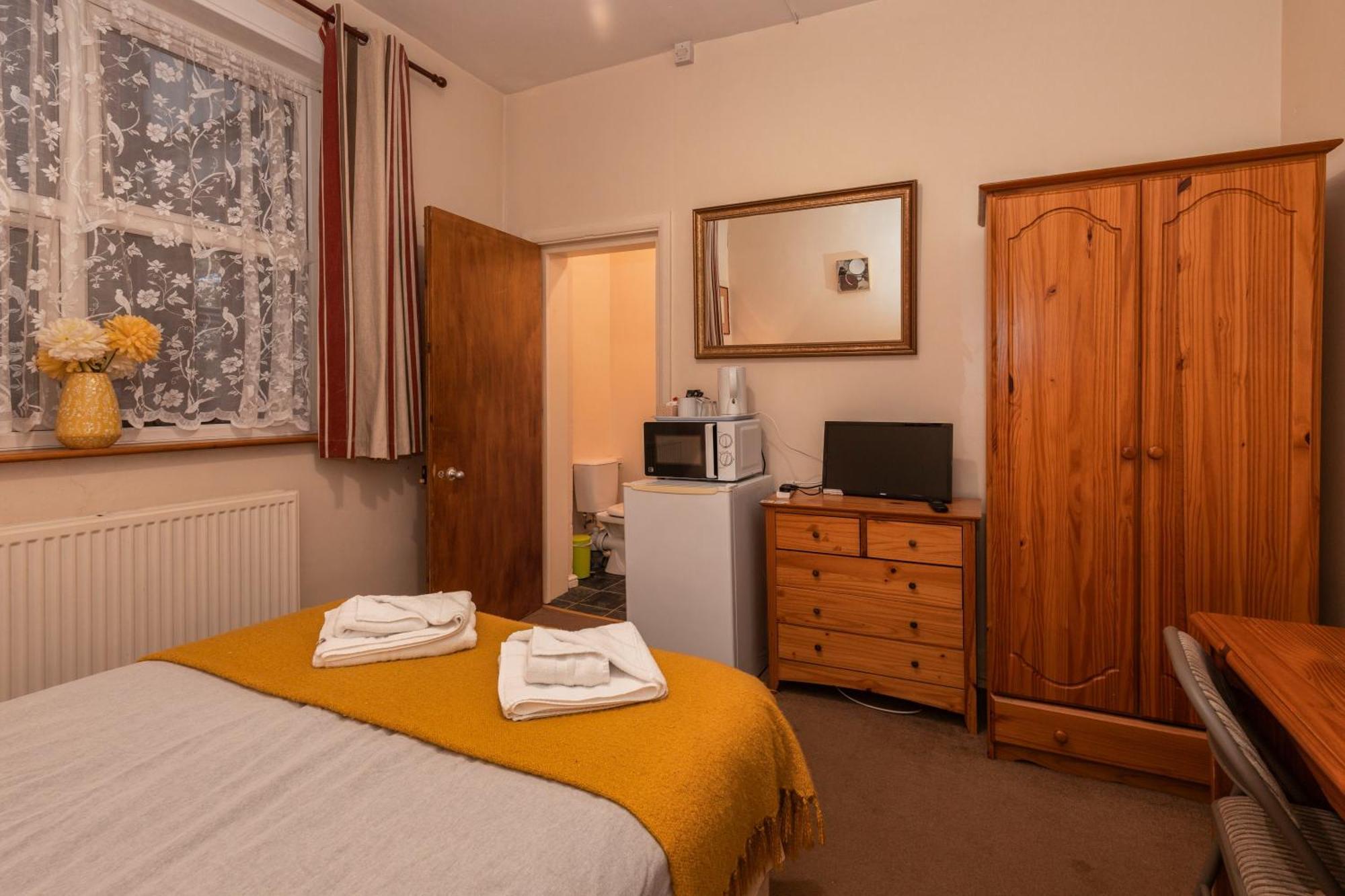 Ricky Road - Budget Hotel Watford (Hertfordshire)
