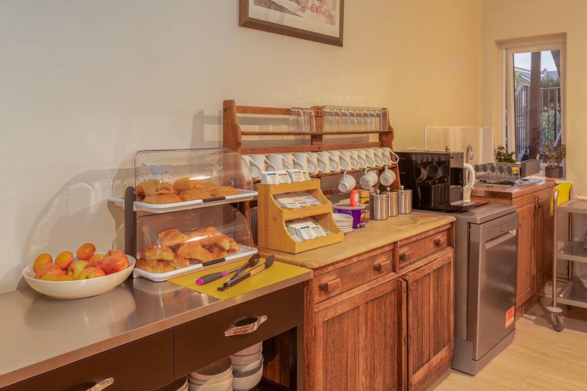 Ricky Road - Budget Hotel 2*