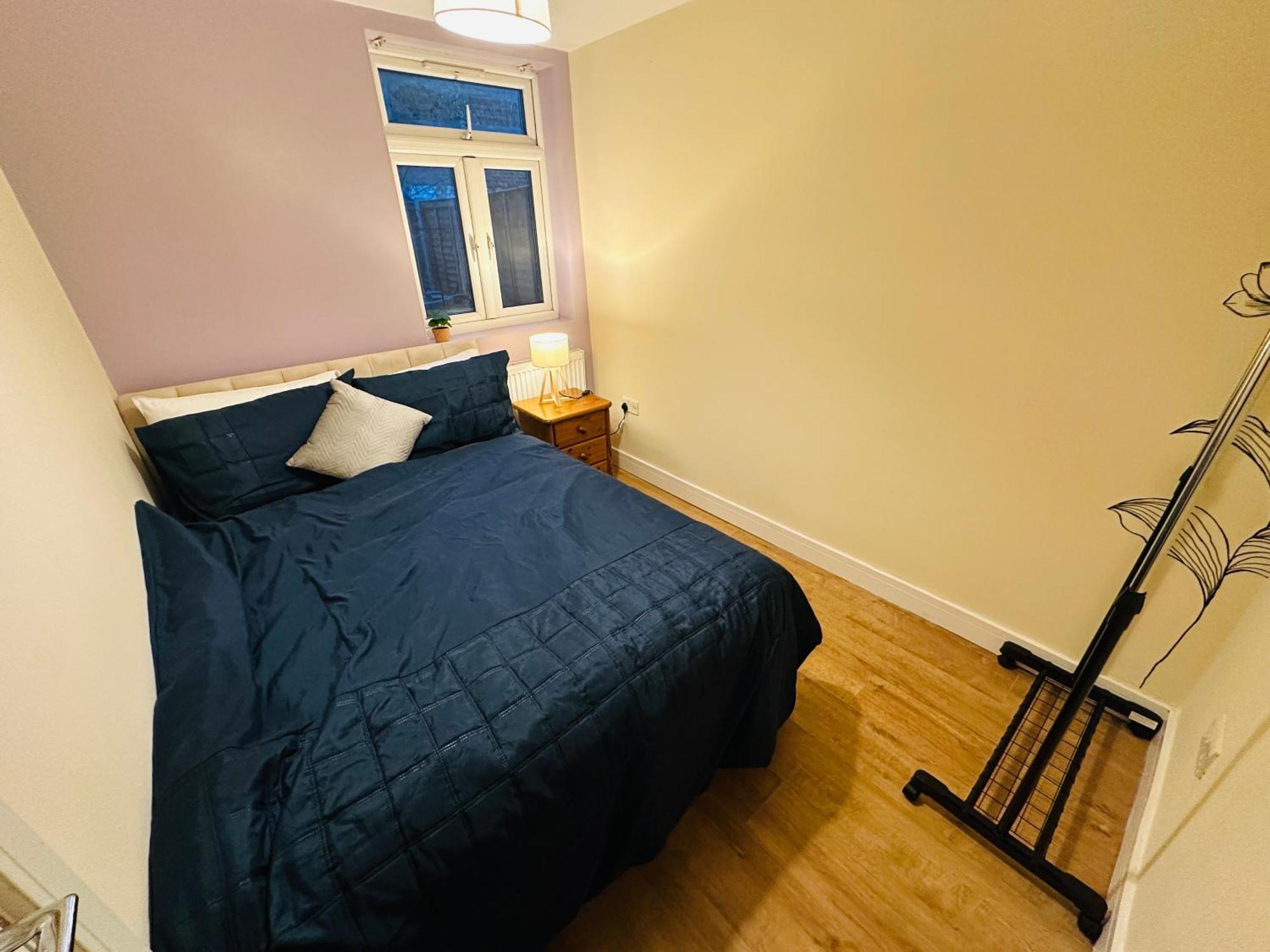 Apartment London Stylish For 6 Guests With Parking