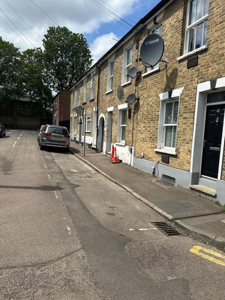 Apartment London Stylish For 6 Guests With Parking
