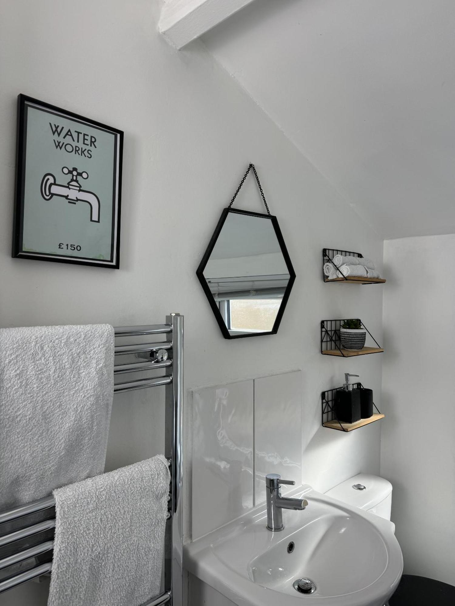 Warner Brothers House Holiday home Watford (Hertfordshire)