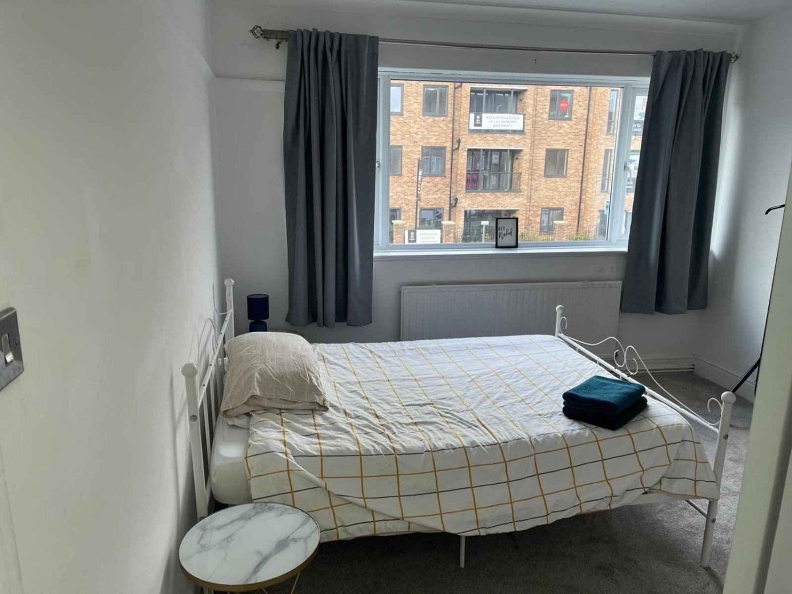 Albans Road - 4 Bedroom Luxury Apartment *