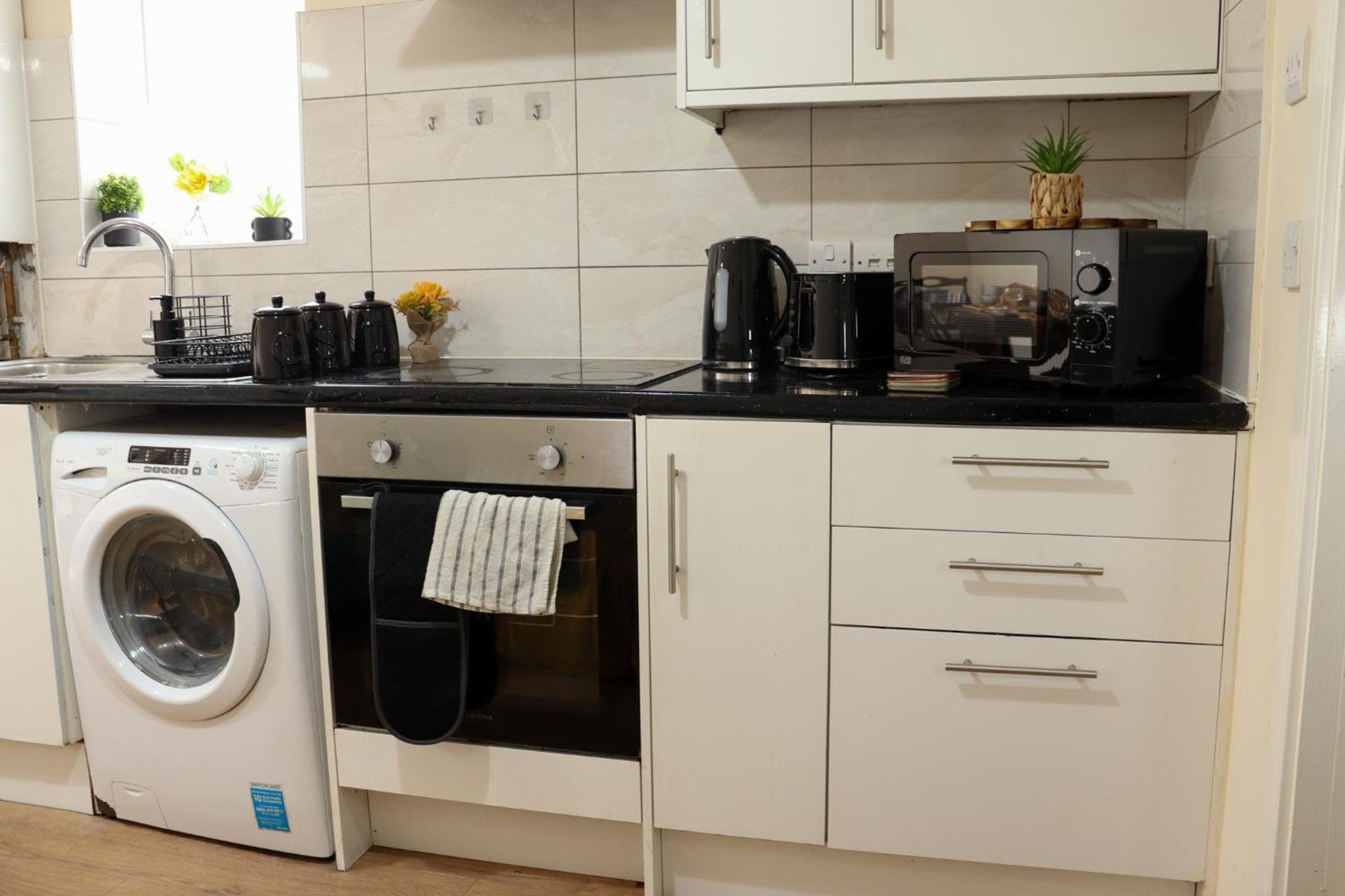 Apartment London Stylish For 6 Guests With Parking