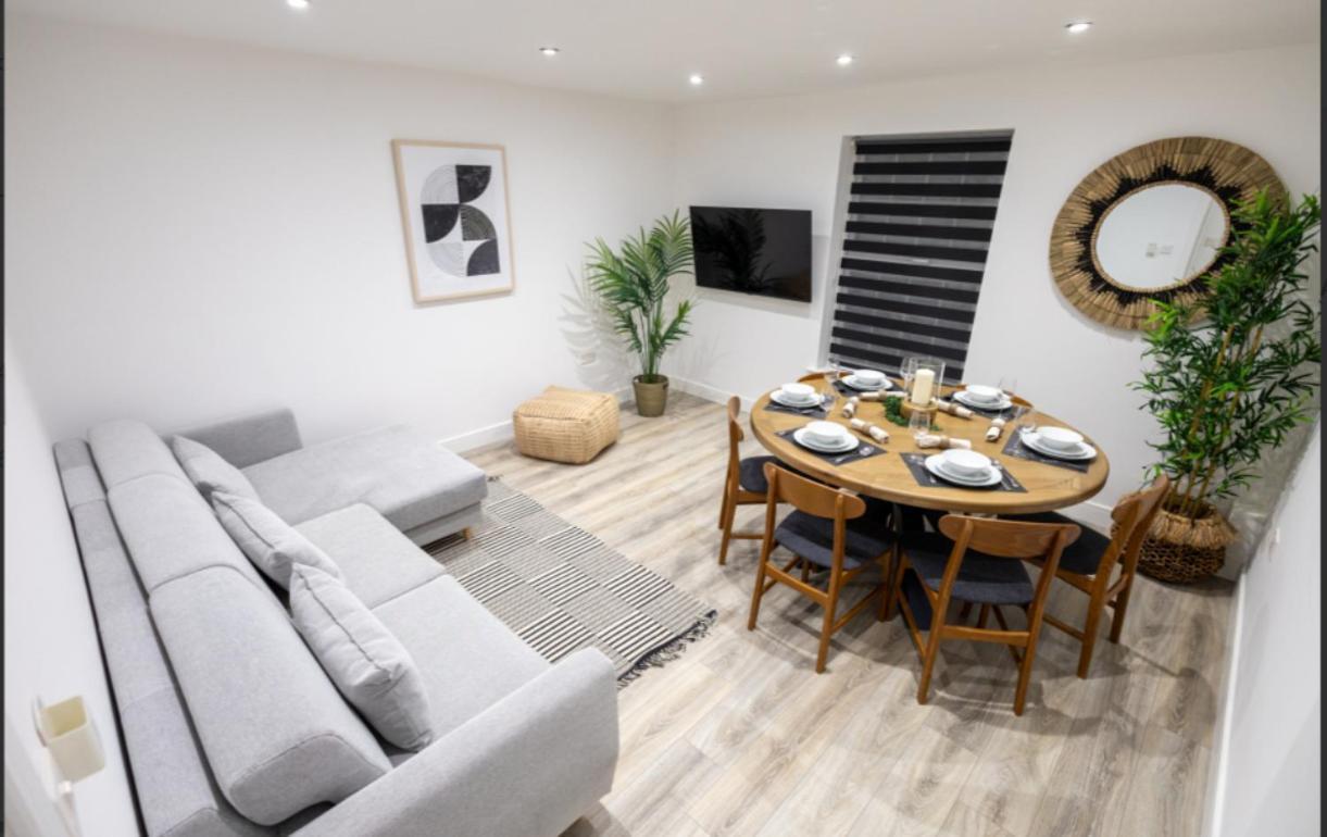 Stylist 2bd Flat