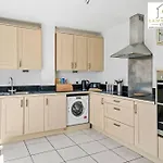 The Penthouse 3 Bedroom Apartment By Sambridge Stays