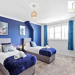 The Penthouse 3 Bedroom Apartment By Sambridge Stays