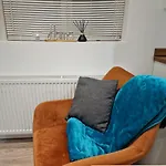 Central Watford Modern Apartment - Travellers & Contractors Welcomed