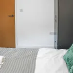 Modern 2-Bed In Watford Centre