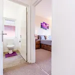 Alexandra\'S Apartment