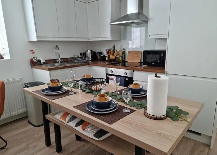 Central Watford Modern Apartment - Travellers & Contractors Welcomed
