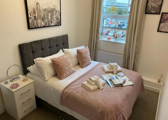Charming 2- Bedroom Apartment
