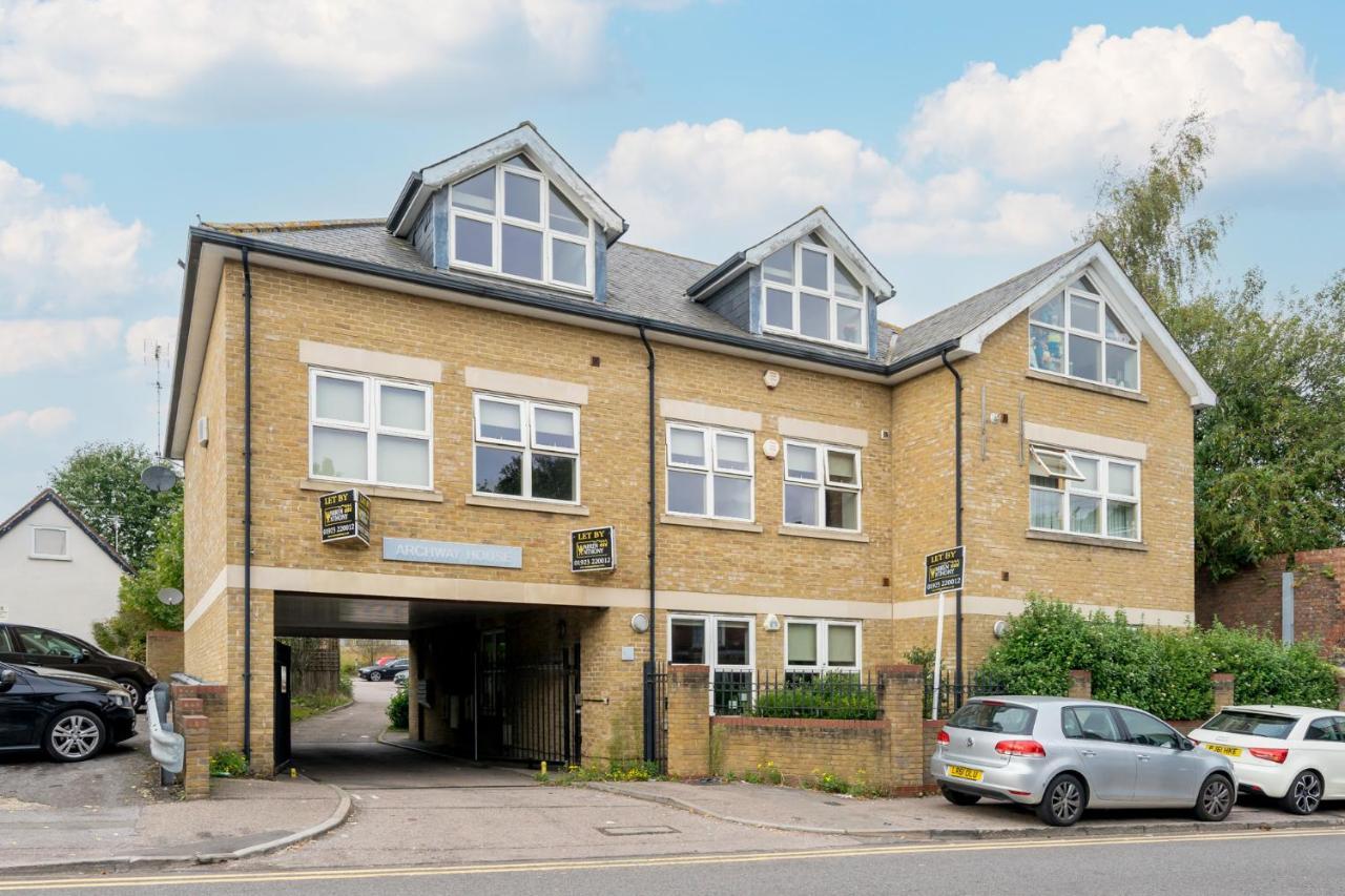 Stylish Watford 2 Bedroom And Sofa Bed With Free Parking * Watford (Hertfordshire)