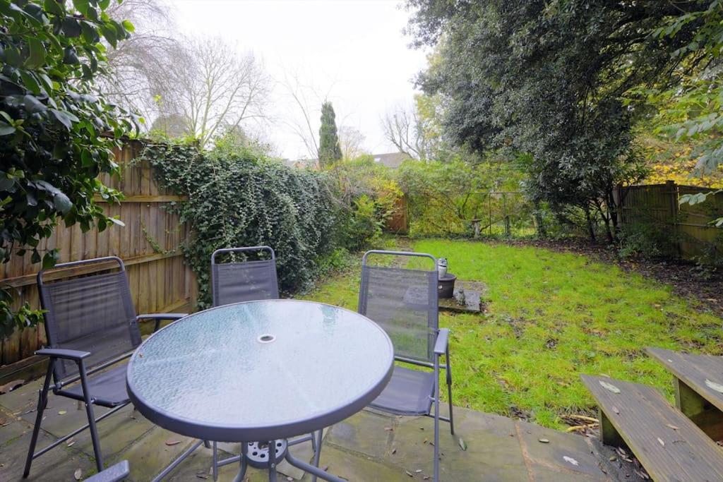 Harry's House * Watford (Hertfordshire)