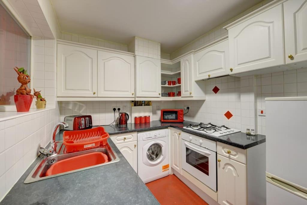 Harry's House * Watford (Hertfordshire)