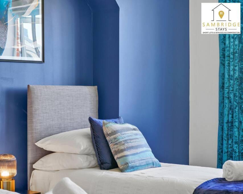 The Penthouse 3 Bedroom By Sambridge * Watford (Hertfordshire)