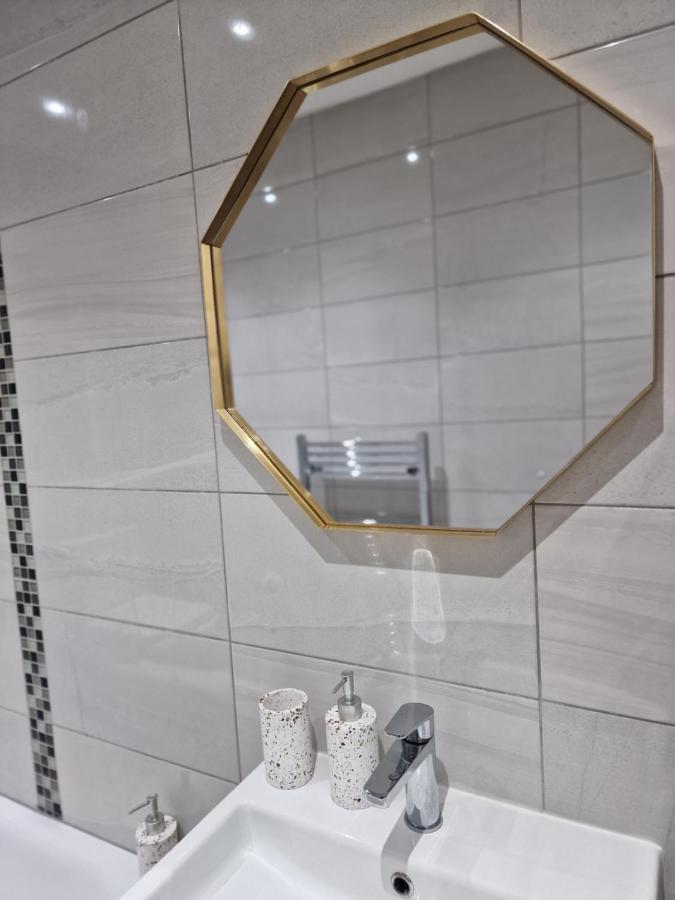 Apartamento Watford Modern - Travellers & Contractors Welcomed