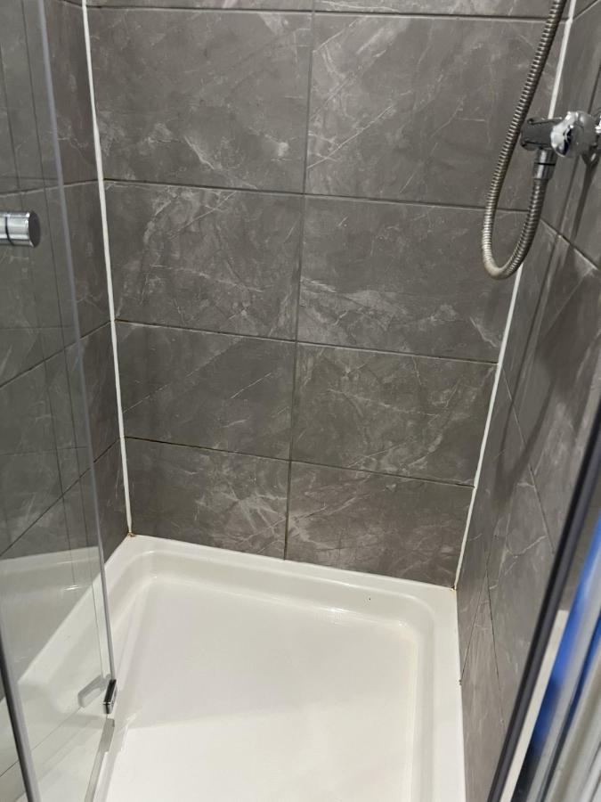 Khách sạn hẻo lánh Deluxe En-suite Bedroom In The Centre Of Watford