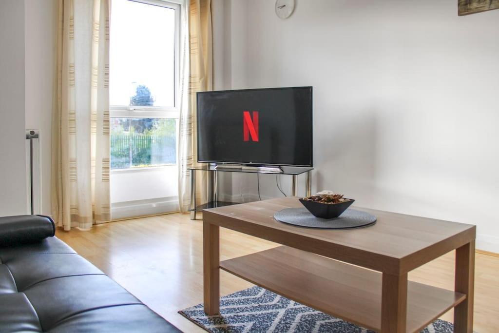 Apartment Modern 2-bed In Watford Centre *