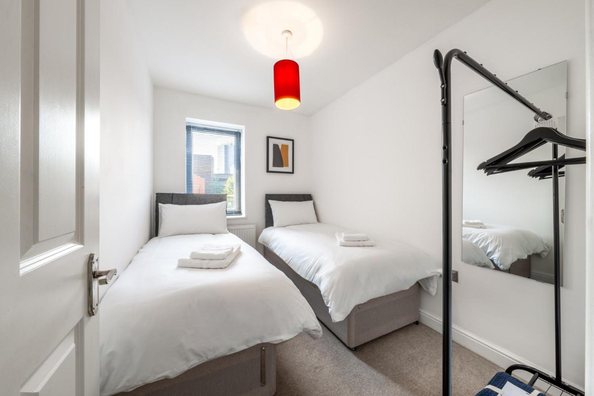 Central Watford Retreat By Hampton - Ideal For Contractors & Leisure Guests