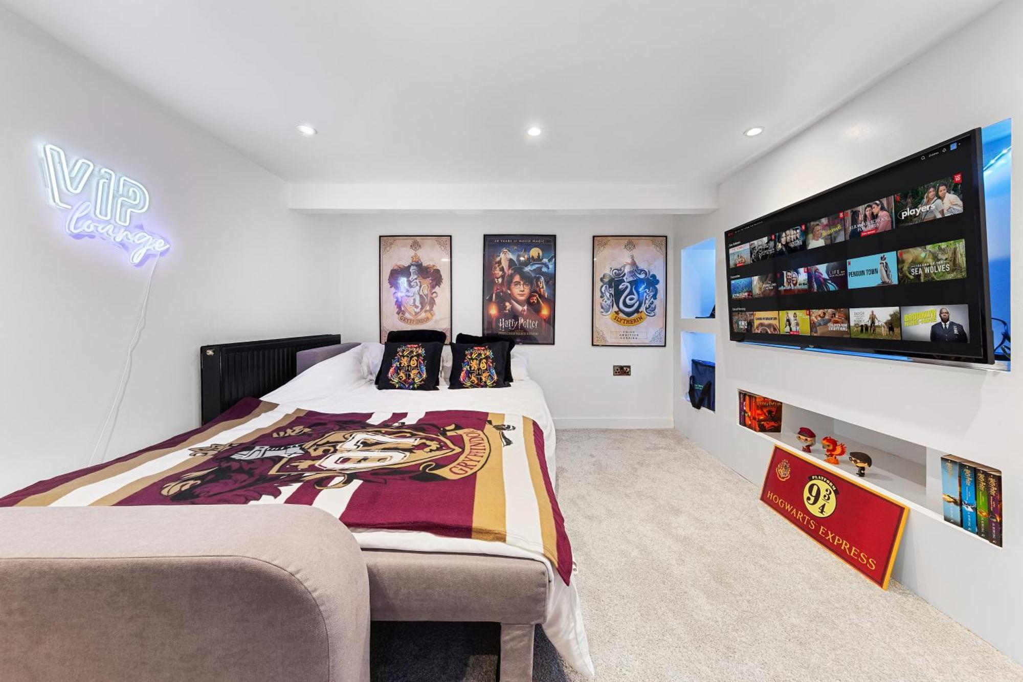 Apartment The Hogwarts Retreat - Cinema - June 8th - 12th Offer! *