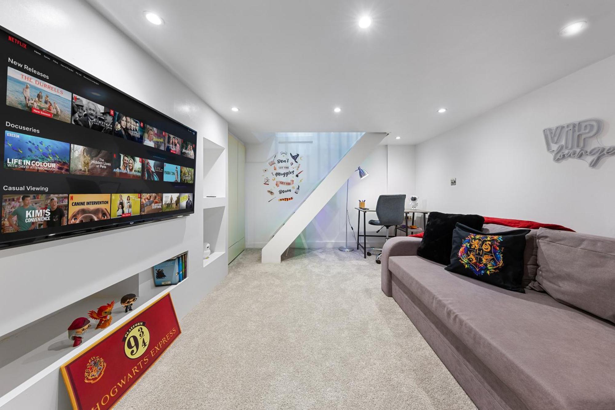 The Hogwarts Retreat - Cinema - June 8th - 12th Offer! Apartment *