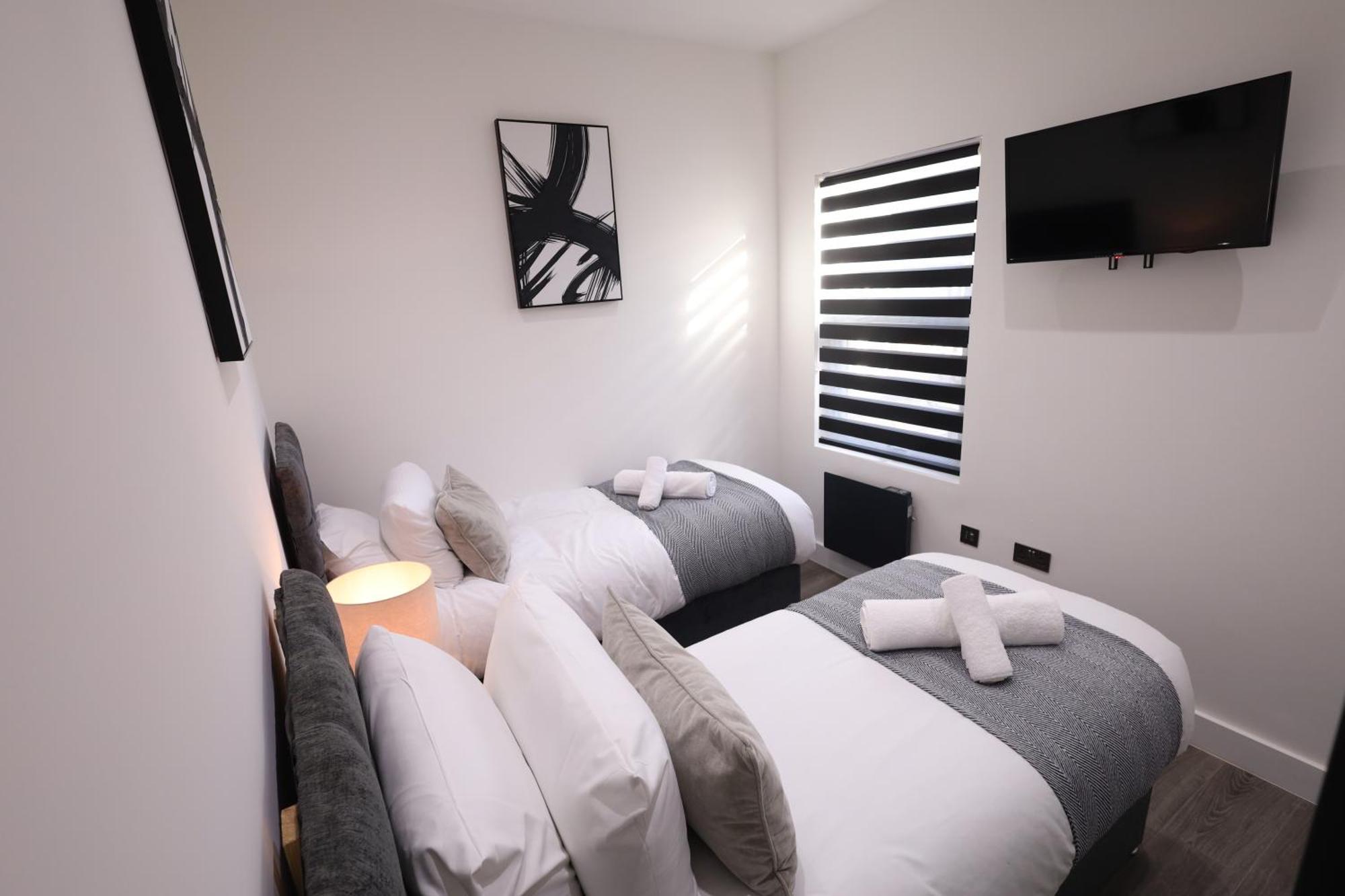 Spacious 4bedroom At Prime Market Street,