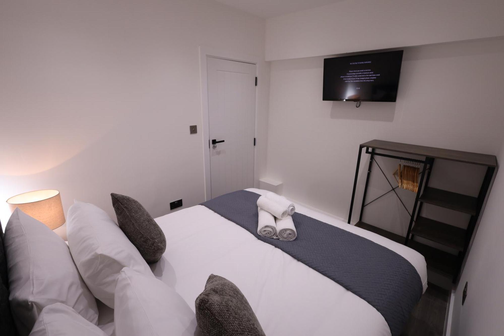 Spacious 4bedroom At Prime Market Street, Căn hộ