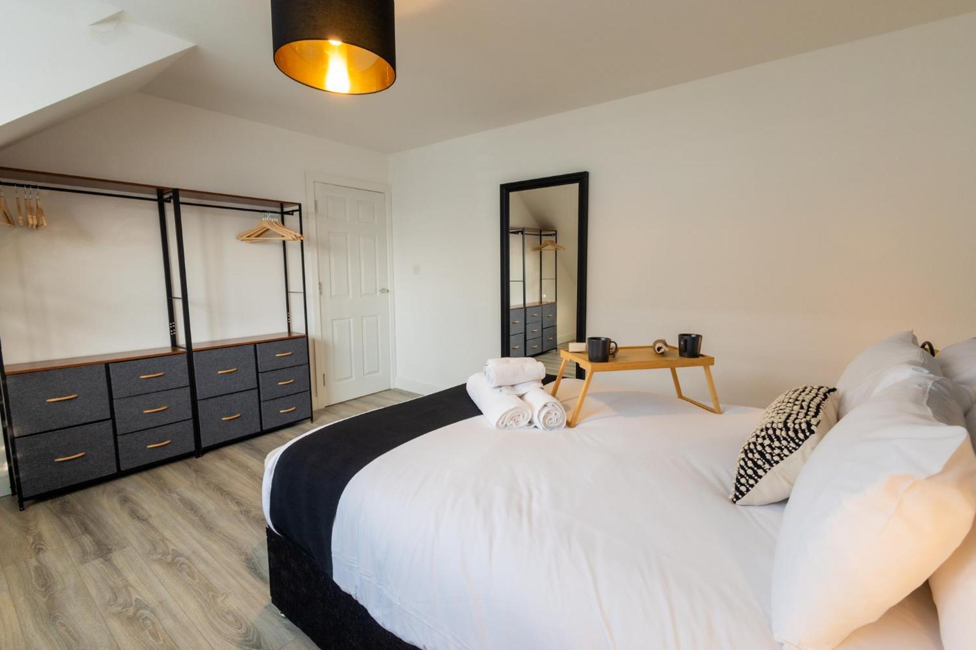 Contemporary 3br Flat In Apartment *