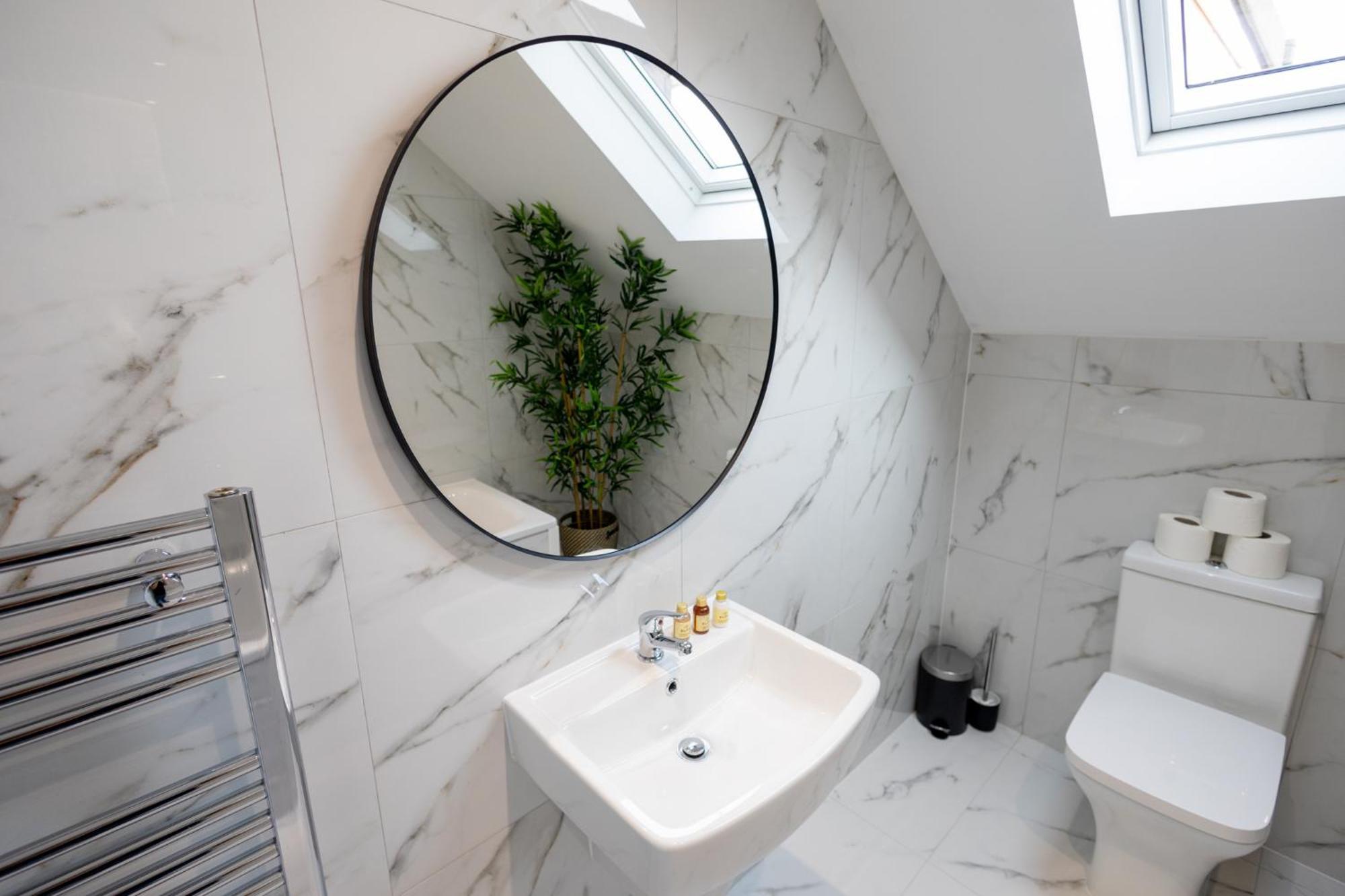 Contemporary 3br Flat In Apartment *