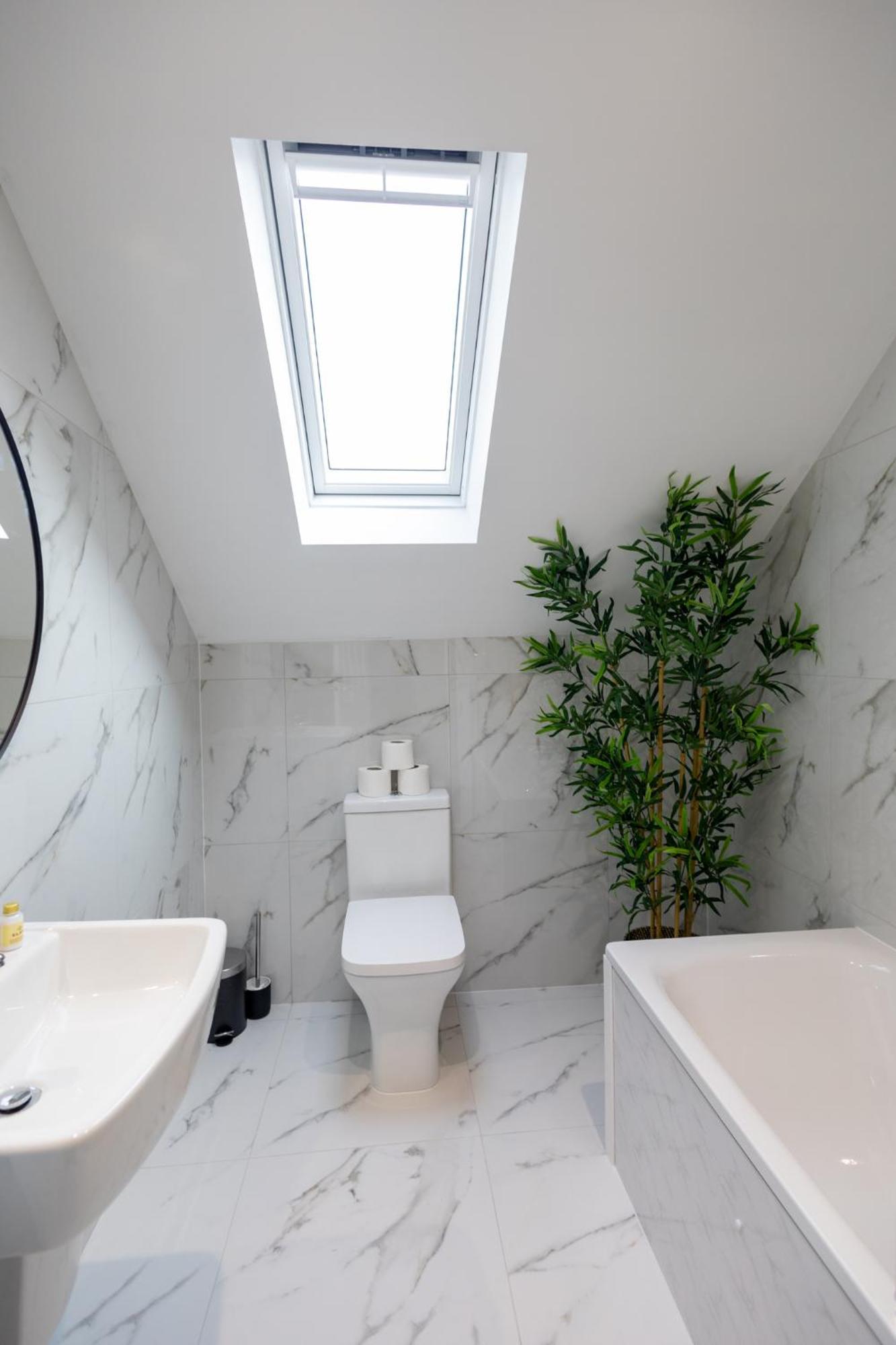 Contemporary 3br Flat In *