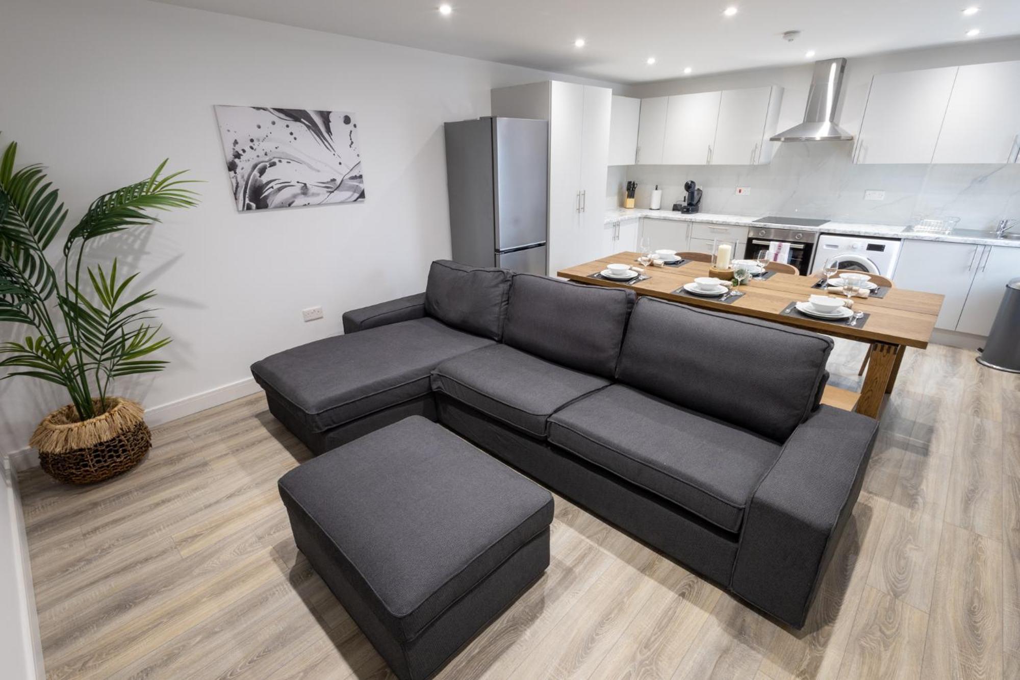 Apartment Contemporary 3br Flat In *