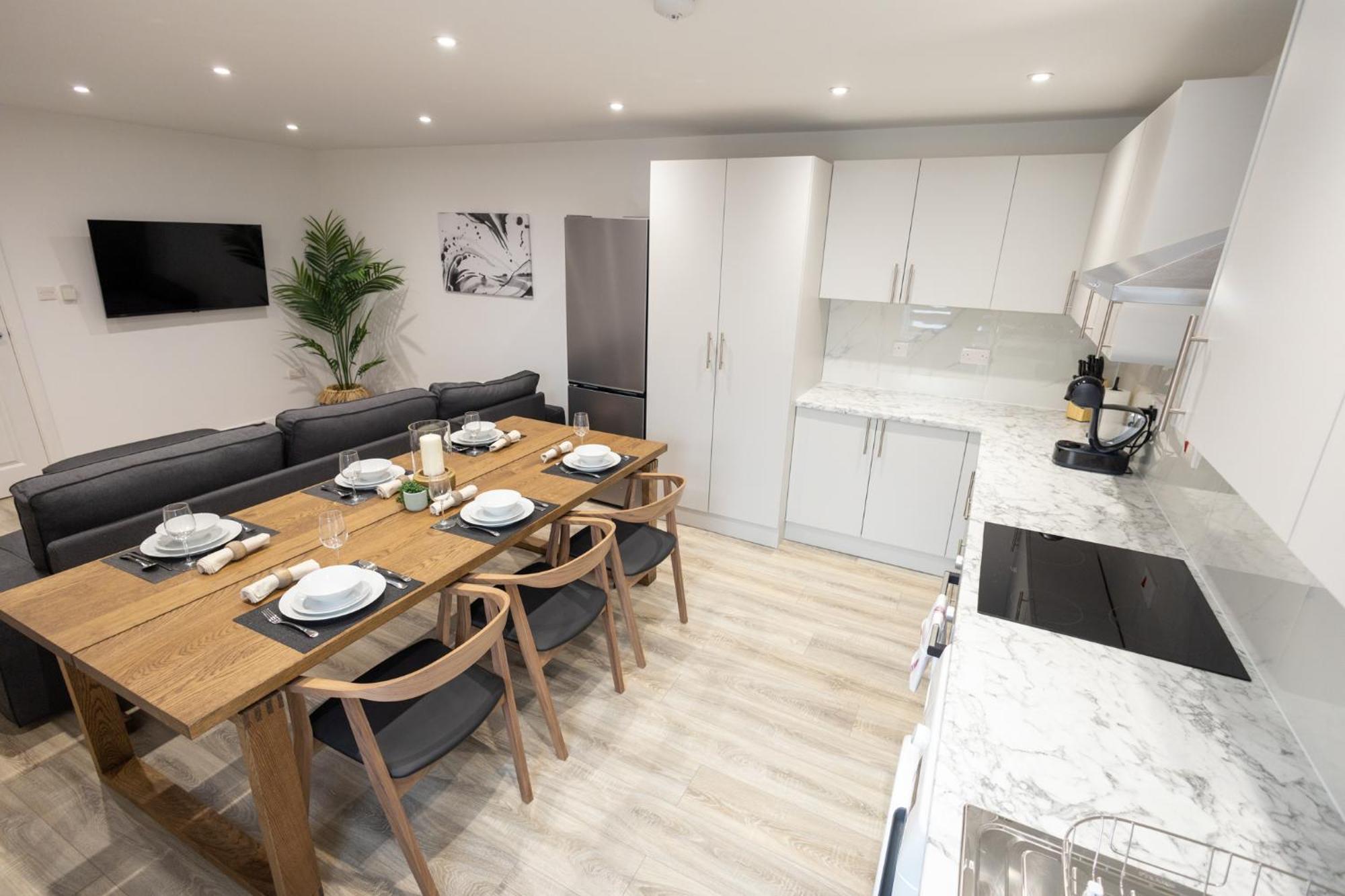 Contemporary 3br Flat In Apartment *