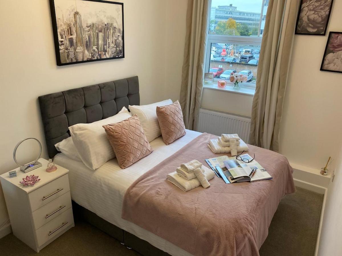 Apartment Charming 2- Bedroom *
