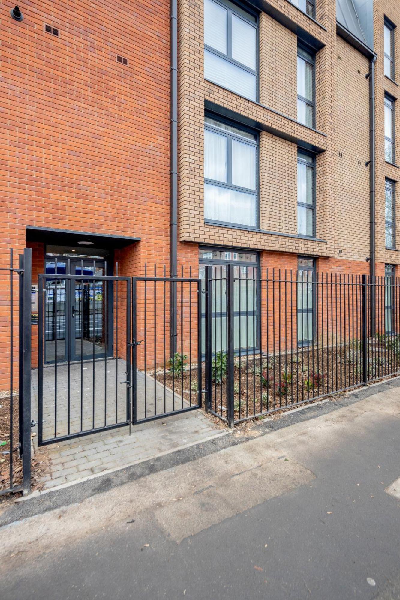 Watford Cassio Luxury - Modernview Serviced Apartment *