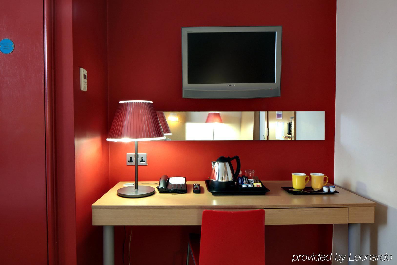 The Quarters Watford Hotel 3*
