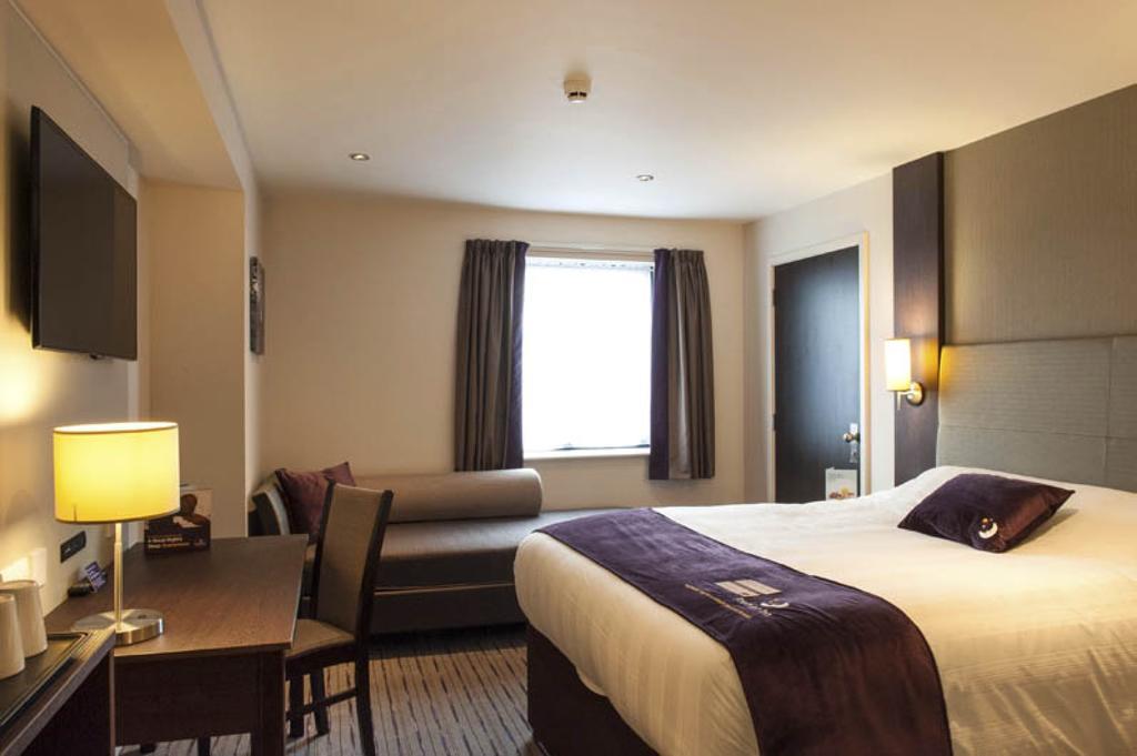 Premier Watford 3*