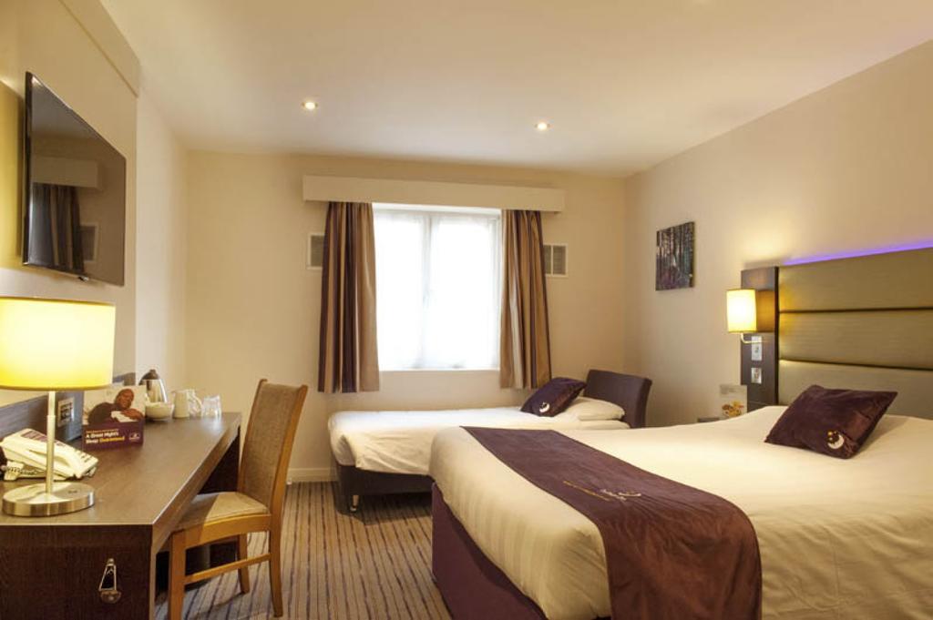Premier Watford Hotel